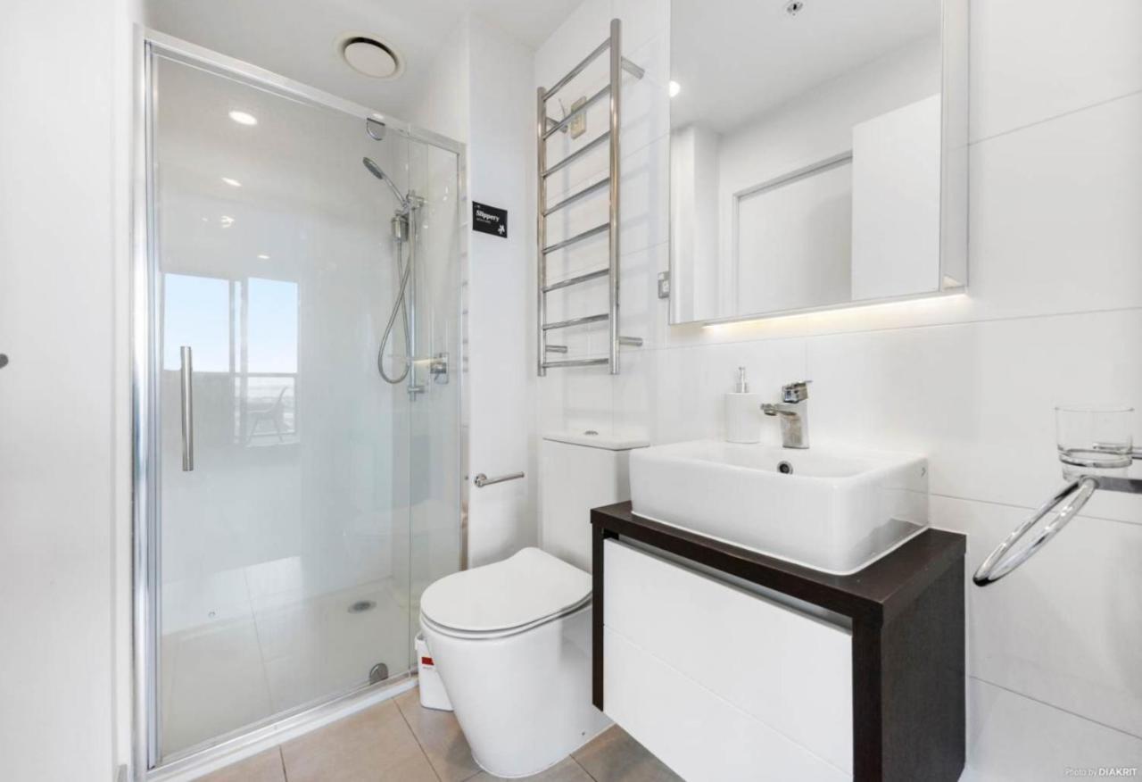 Magnificent Skytower, Sea, Habour View In Cbd Apartment Auckland Exterior photo